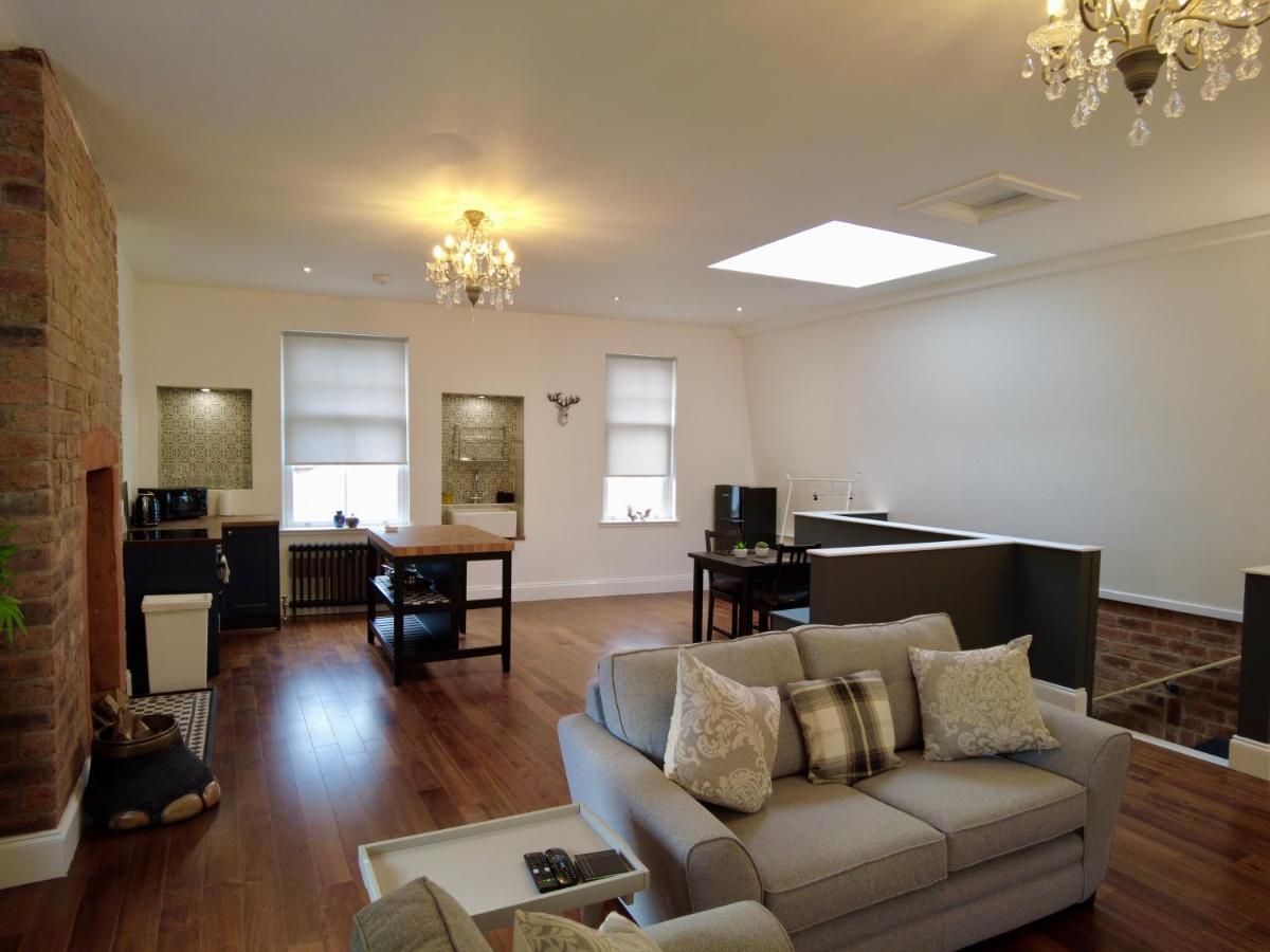 آير The Bards Loft, Large Studio Apartment المظهر الخارجي الصورة