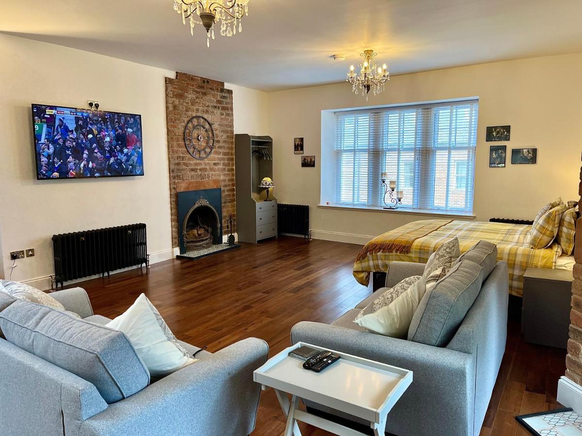 آير The Bards Loft, Large Studio Apartment المظهر الخارجي الصورة